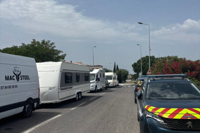 Trânsito condicionado após bloqueio de acessos.